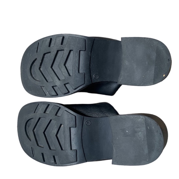 Apostrophe Platform Black Leather Chunky Clogs - Picture 5 of 7